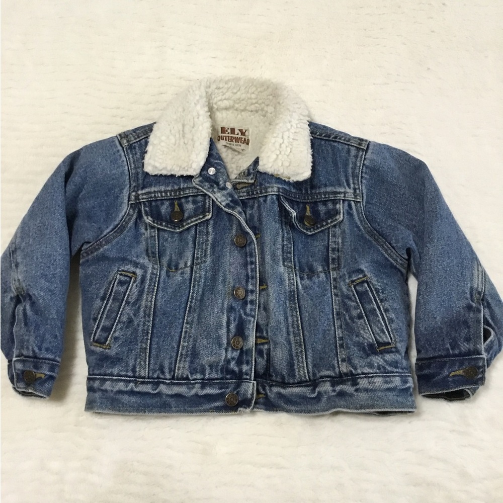 Fly out wear light wash finish and a thick white sherpa lining size 3/4
